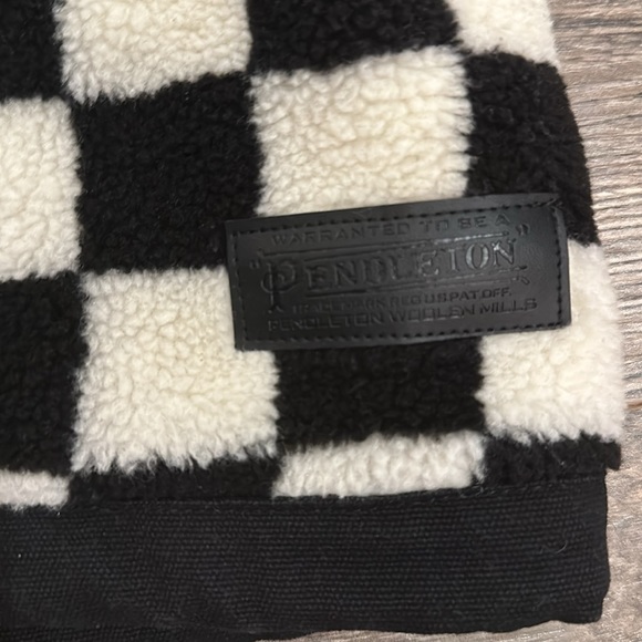Pendelton Checkerboard White Black Jacket Fleece Size Large - Picture 13 of 14